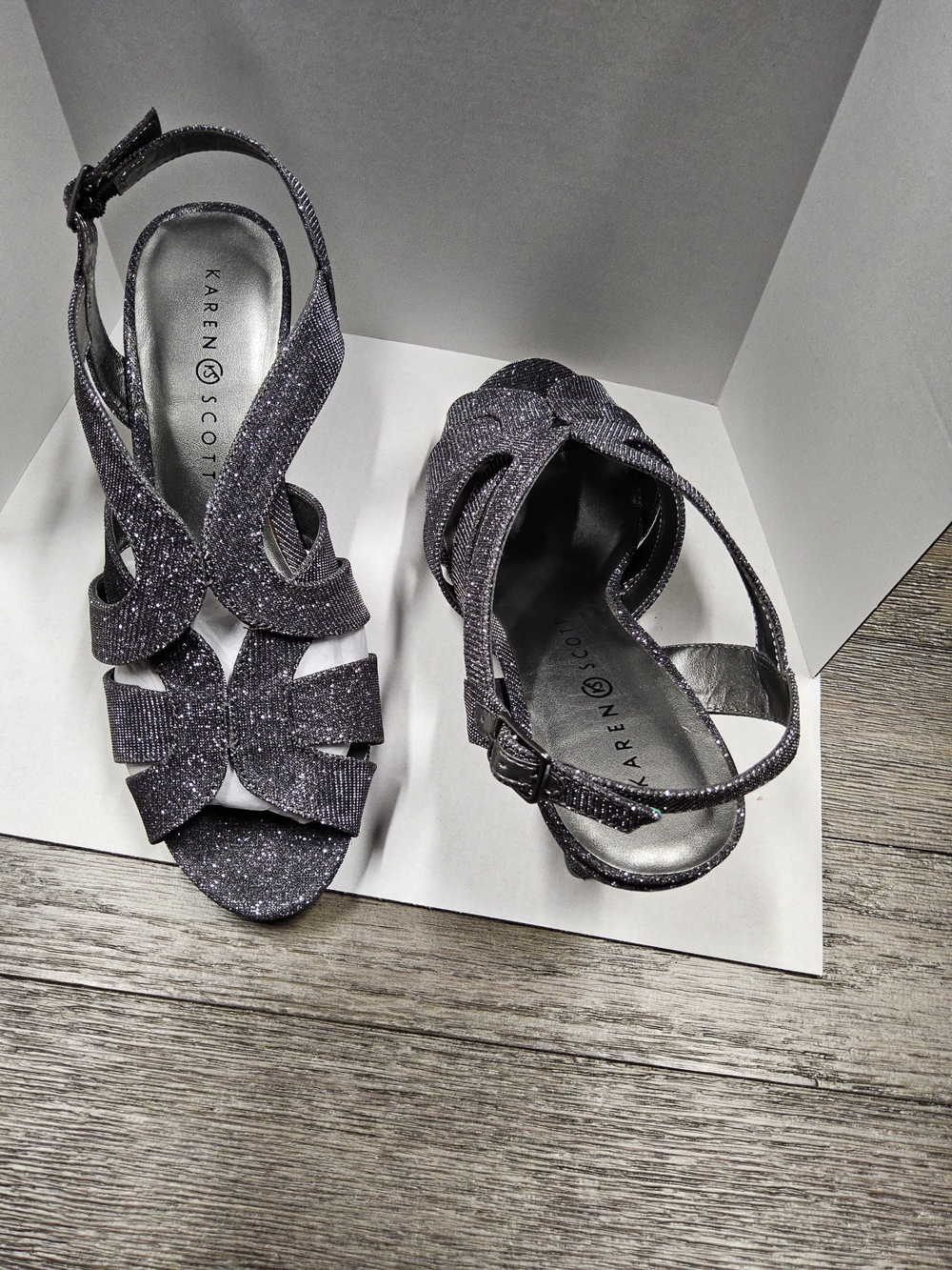 NWOT Karen Scott Size 9 Gray Glitter Strappy Women's Heels